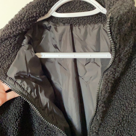 Black fuzzy Zip up Cropped Jacket - Picture 3 of 3